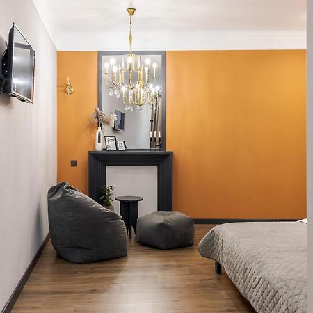 Modern Apartment Leopoli Esterno foto
